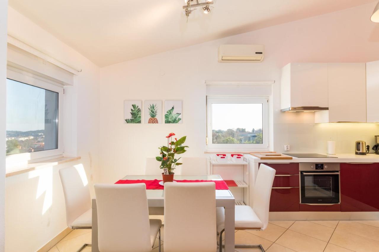 Sea View Apartment Лижнян Экстерьер фото